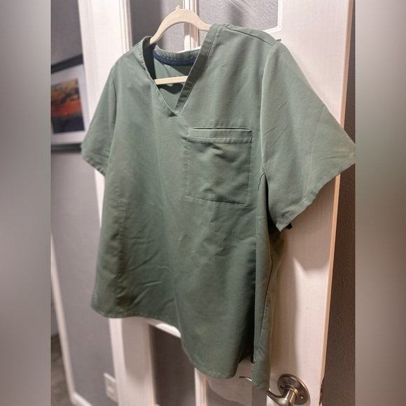 Fabletics Scrub Top - Picture 2 of 7